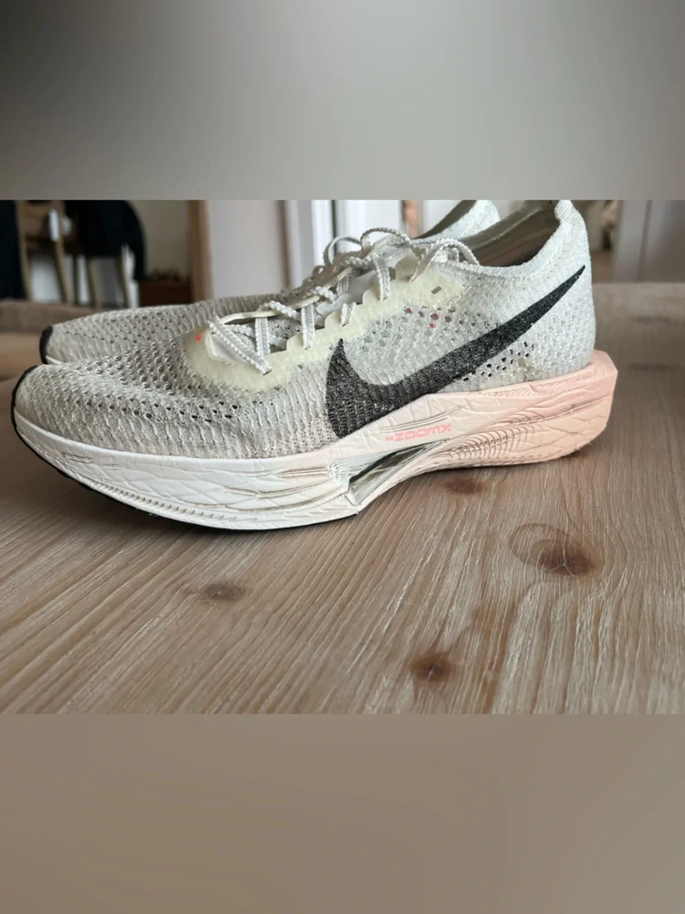Nike Vaporfly white and pink Size 9